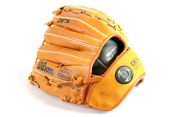 Baseball glove with twist lock