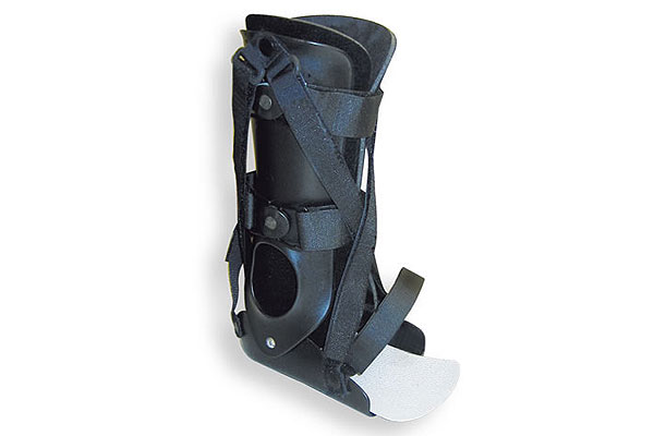 Ankle orthosis with sliding joint